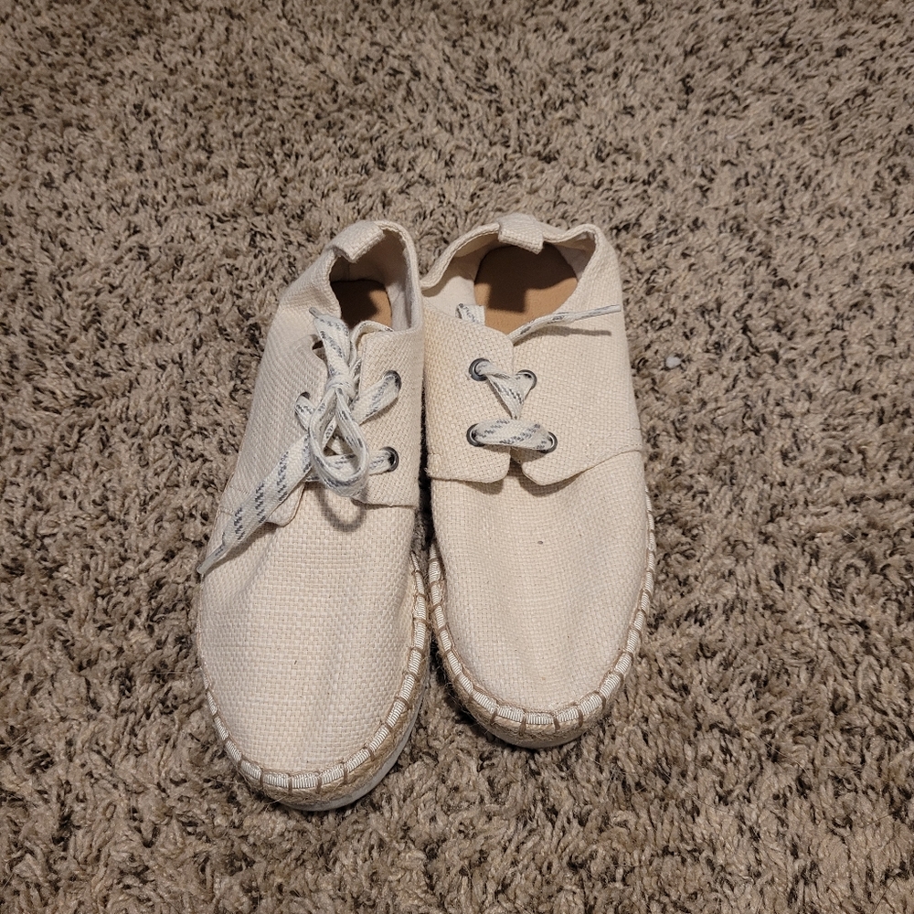 Womens 7 off white wedge shoe